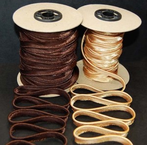 Wypustka atłasowa do firan, poduszek