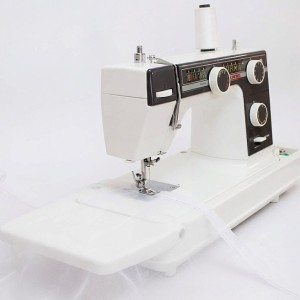 Obszycie boków przy firanie