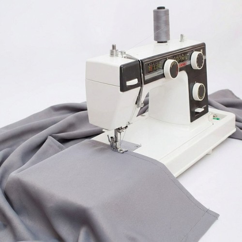 Obszycie boków w tkaninie zasłonowej.jpeg