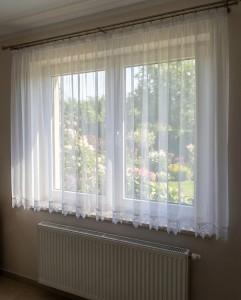 X48 Gotowa firana z markizety i gipiurą 300 x 155 cm