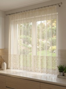 X62 Gotowa firanka z gipiurą 250x130 cm ecru