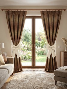 Zasłona brąz z kokardą na taśmie 140 x 245 cm  